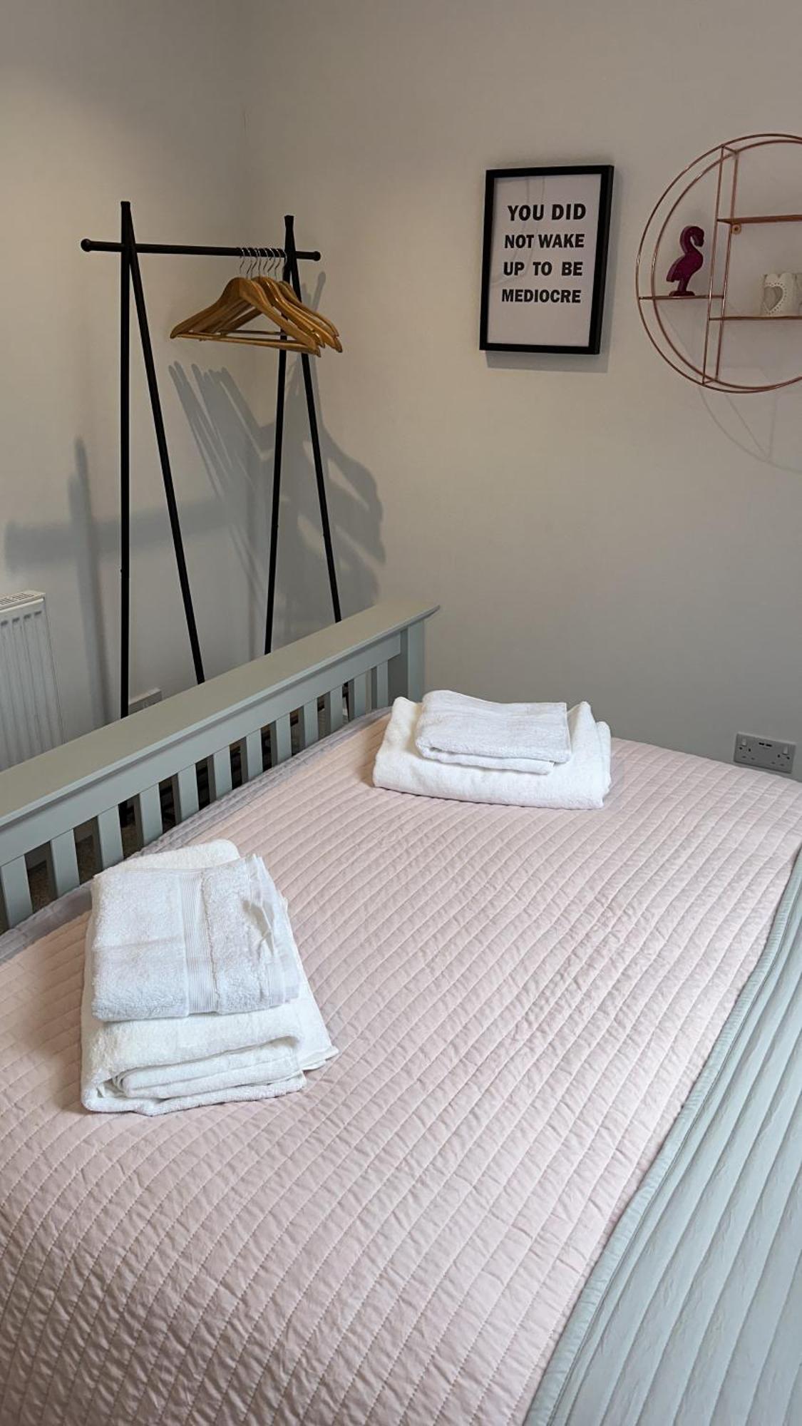 Modern Harrogate House Sleeps 10, Cinema Room & Hot Tub 외부 사진