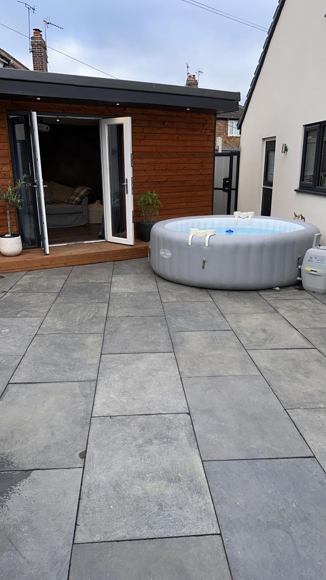Modern Harrogate House Sleeps 10, Cinema Room & Hot Tub 외부 사진