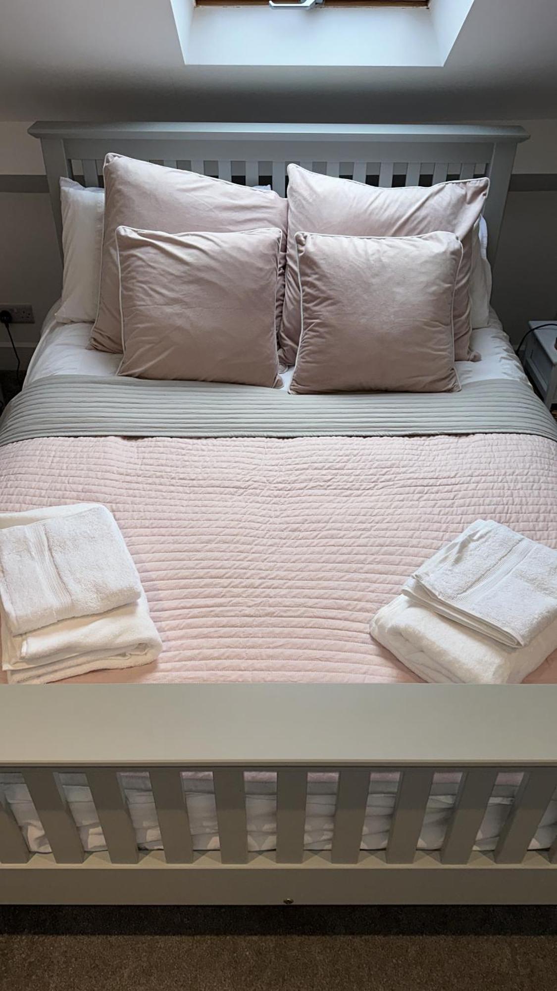 Modern Harrogate House Sleeps 10, Cinema Room & Hot Tub 외부 사진